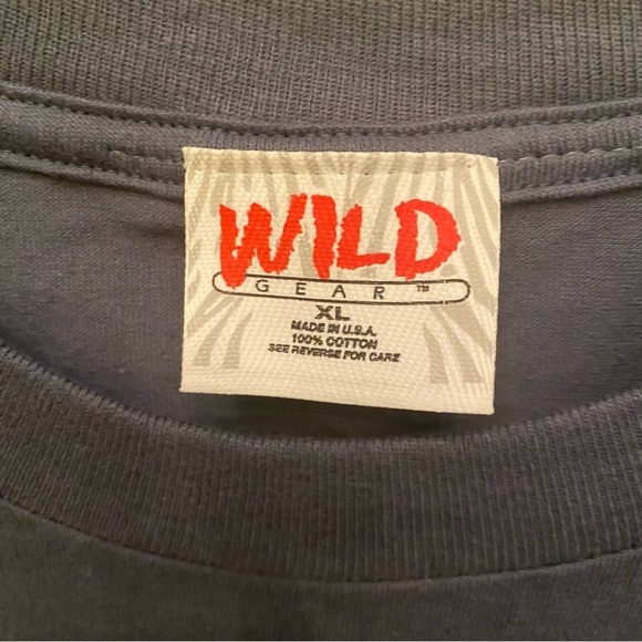 Vintage WILD GEAR Blue Wolf Graphic T-Shirt Size XL-Made in USA - Picture 6 of 7